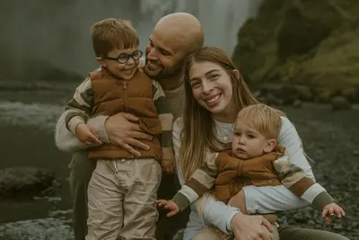 Family photoshoot at Skógafoss by Christine Q
