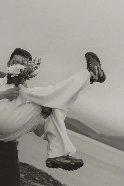 Elopement photoshoot on the Reykjanes Peninsula by Christine Q