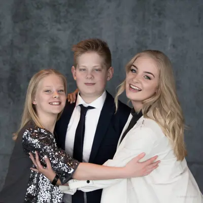 Family photoshoot in Reykjavík by Johann K