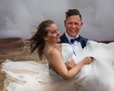 Honeymoon photoshoot on the Reykjanes Peninsula by Johann K