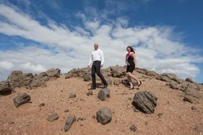 Honeymoon photoshoot on the Reykjanes Peninsula by Johann K