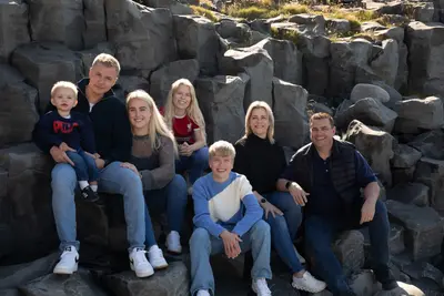 Family photoshoot in North Iceland by Annsy