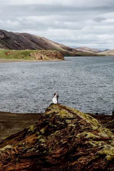 Wedding photoshoot in Reykjanes Peninsula by Misha M