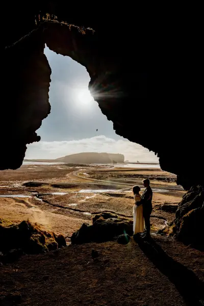 Wedding photoshoot in Dyrhólaey by Misha M
