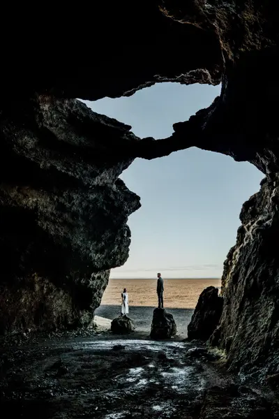 Wedding photoshoot in Vík by Misha M