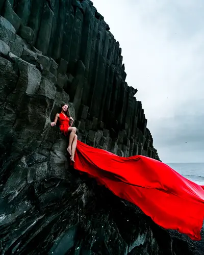 Solo Portrait photoshoot in Reynisfjara by Misha M