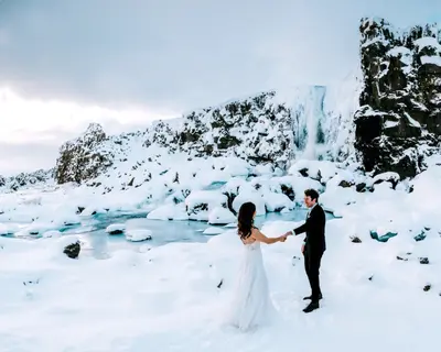 Wedding photoshoot in Þingvellir by Misha M