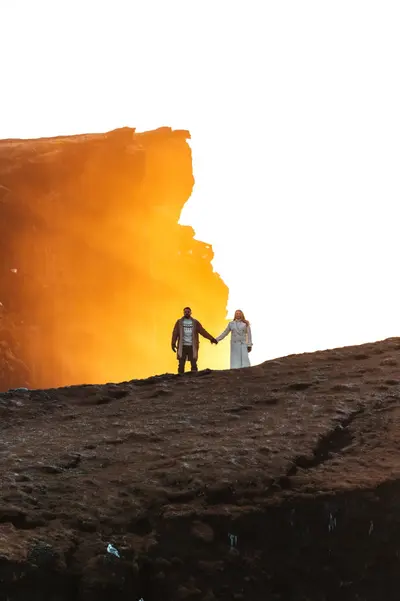 Engagement photoshoot in Reykjanes Peninsula by Misha M