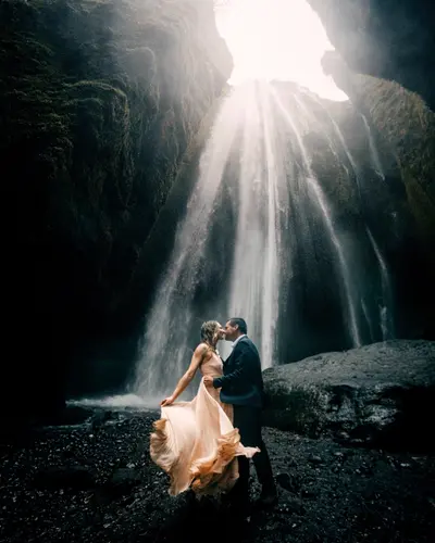 Anniversary photoshoot in Seljalandsfoss by Misha M