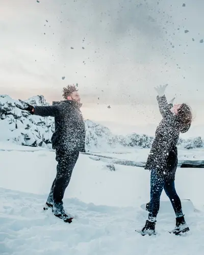 Couples photoshoot in Þingvellir by Misha M