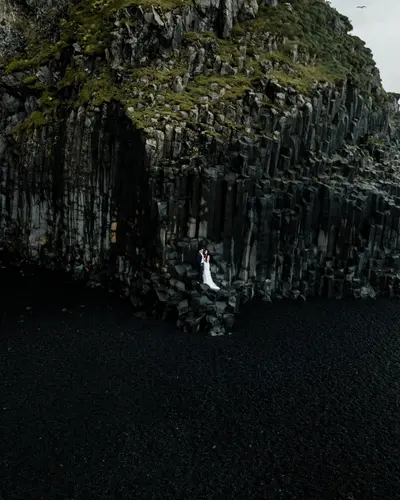 Anniversary photoshoot in Reynisfjara by Misha M
